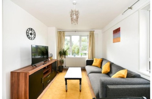 Canonbury Apartment | Entire Two Bedroom Flat in the heart of Greater London