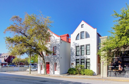 Charleston Historic District Condo | Enviable Location Blending Charm and Comfort