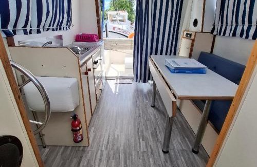 Chenille-Change Boat Rental | Epineuil - API-1-46-23