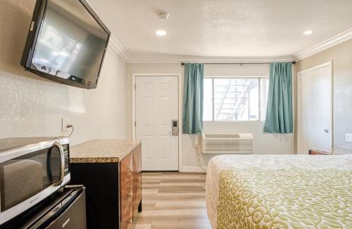 Mojave Hotel | ERTH INN by AGA- Mojave