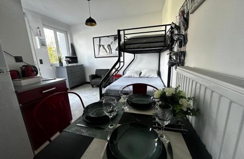 Cayeux-sur-Mer Apartment | Escapade à 700m de la mer, parking et terrasse le capucin