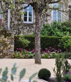 Autun Bed & Breakfast | Escapade luxe au Moulin Renaudiots - Refuge cosy & vin au coin du feu