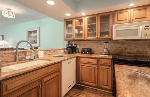 Sunset Beach House | Escape 2 Lands End Your Beachside Paradise on T.I.