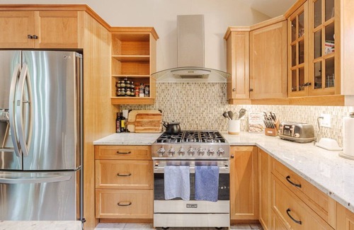 Greater Madawaska Ski Chalet | Escape to Moonshine Chalet in beautiful Calabogie, ON