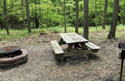 Mauckport Cabin | Escape to Peace and Tranquility at High Ridge Cabins