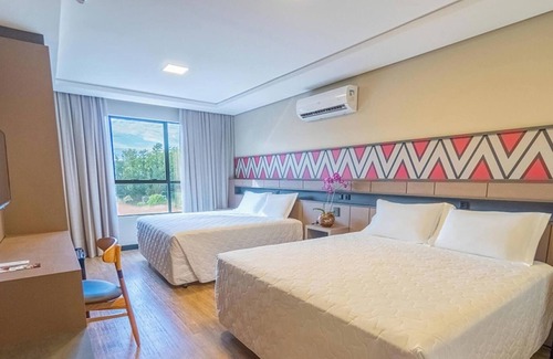 Foz do Iguacu Hotel | Escape to Serenity: Superior Double Room with Elegant Comfort Awaits