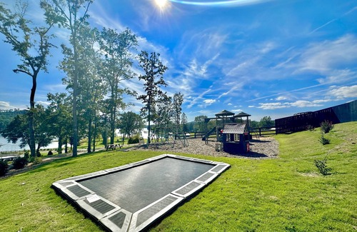 Cedar Bluff Cottage | Escape to the 1930's Bungalow "Imperfect Perfection" - Pool, Kayaks, HotTub!