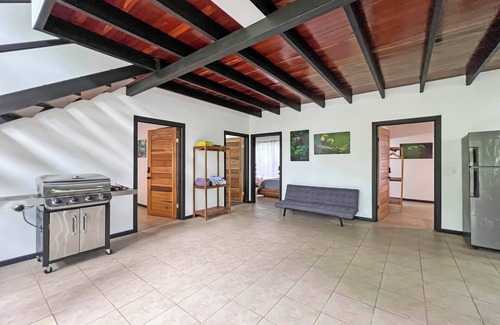 Puerto Viejo de Talamanca House | Escondido: Huge House, Pool, AC, TV, Game Room, Kitchen, WiFi, Near Beach