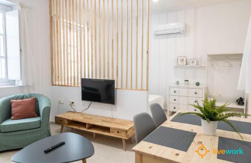 Old Town Apartment | Estudio Palma by LiveWork