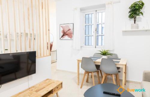 Old Town Apartment | Estudio Palma by LiveWork