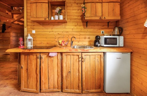 Catrnja Ski Chalet | Etno house Molendini, tri velike spavaće sobe, na Plitvičkim jezerima,za 6 osoba