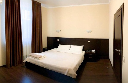 Petrovskoye Hotel | Etoile