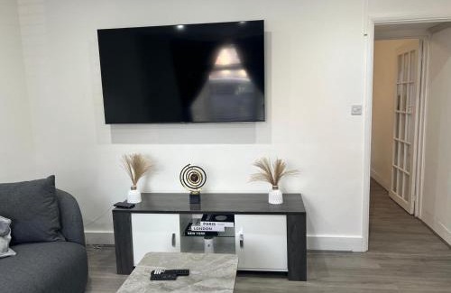 Grays Apartment | Eugino Properties