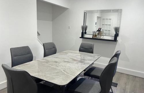 Grays Apartment | Eugino Properties