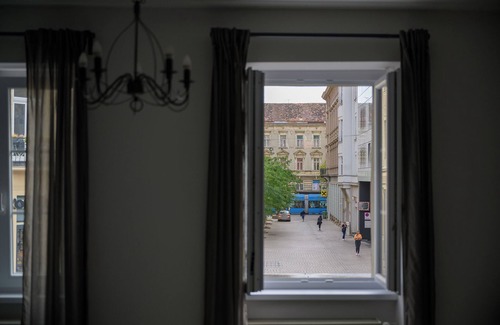 Donji Grad Apartment | Euro Square Studios