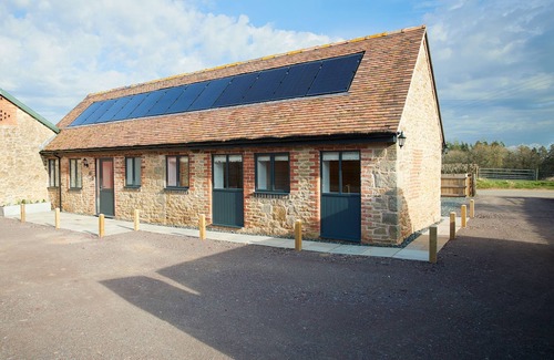 Eaton Mascott Cottage | Evenwood Byre - a beautiful property that sleeps 4 guests in 2 bedrooms