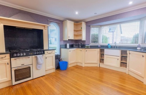 South Galson House | Evergreen House by Interhome