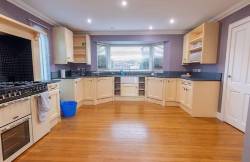 South Galson House | Evergreen House by Interhome