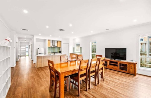 Clyde House | Everything You Need - Family Retreat in Clyde