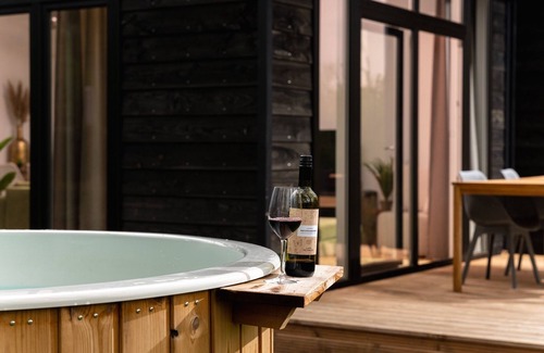 Zuna Cabin | Everything you need in 1 wellness cottage. Beautiful place, lovely cottage, wellness and a baby room en suite.