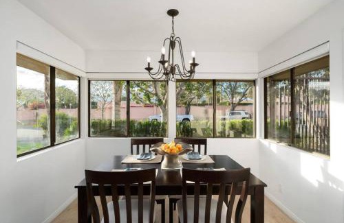 Palm Desert House | Everything You Want! Golf Course, Views, Pool/Spa