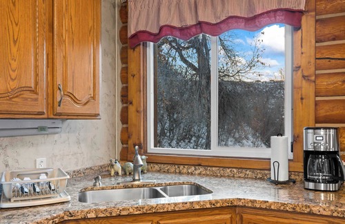 Timber Lakes Cabin | Evy's Family Ranch Cabin, Secluded