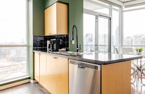 Fort York Condo | Excellent Toronto city views