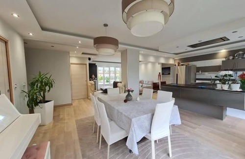 Neuilly-sur-Seine Apartment | Exceptional appartement to 10 mn from Champs Elysées