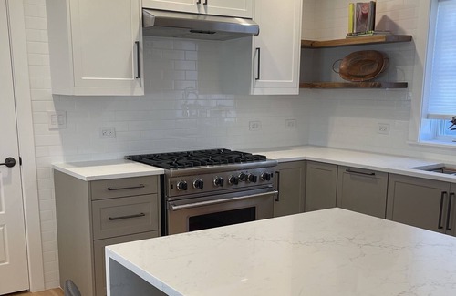 Russell House | Exceptional Modern Cottage in Prime Location