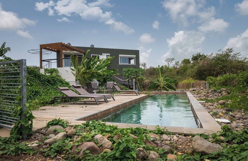 Petit-Canal Apartment | Exceptional panorama over the sugarcane fields and the hills of Basse-Terre