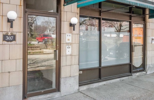 DeBaliviere Place Apartment | Exciting, alluring and welcoming space! Home Away from Home!