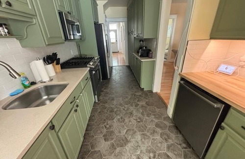 Northeast Bed & Breakfast | Exclusive 3-Bedroom - Modern Comfort Home in D.C.’s Eckington
