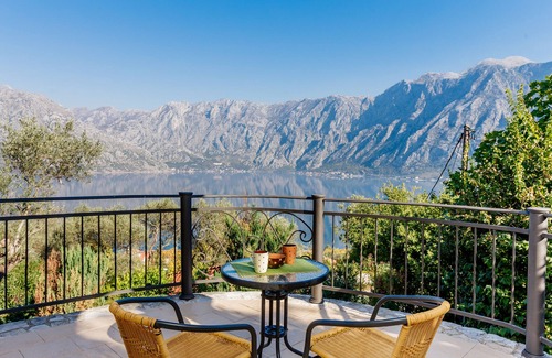 Prcanj Villa | Exclusive 6 bedrooms villa with direct sea views Oranus