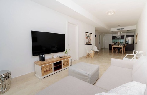 Marbella Apartment | Exclusive and luxury 1BR with balcony in Yoo Panama