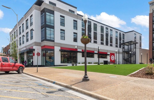 Auburn Apartment | Exclusive Apartment over Target - Downtown Auburn Unit 207