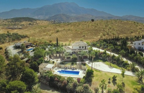 Vinuela House | Exclusive Lakeside Villa | Private Pool & Total Privacy