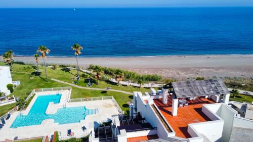 Casares del Mar Apartment | Exclusive luxury frontline beach penthouse Casares del mar - Estepona