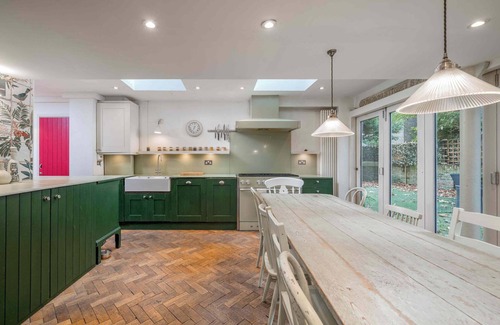 St. Helen's Apartment | Exclusive North Kensington House