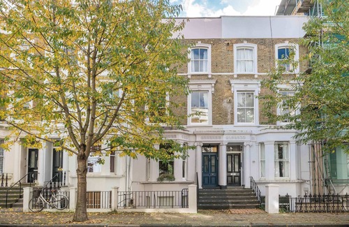 St. Helen's Apartment | Exclusive North Kensington House