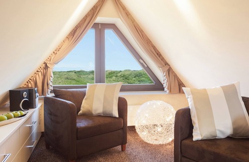 Juist House | Exclusive thatched house on the beach access - luxury & comfort for up to 8 people