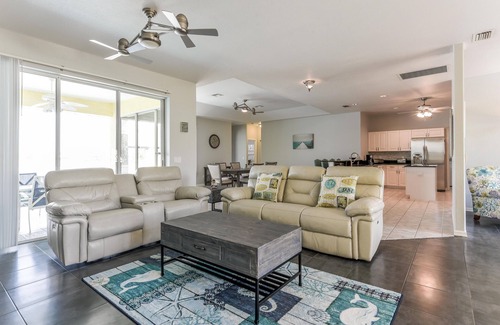 Pelican Villa | Exclusive Villa Fantastic Lakeview, Pool & Spa, Breathtaking Sunset