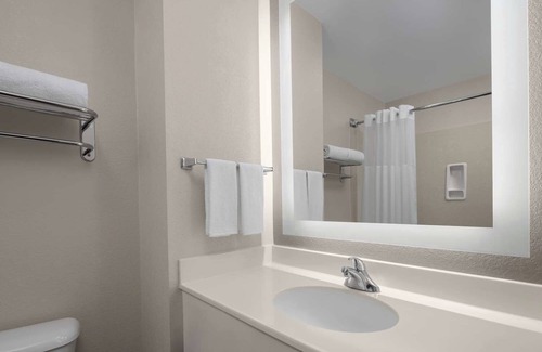Snail Hotel | Executive 1BR Suite | Sunnyvale Center | Quiet Locale