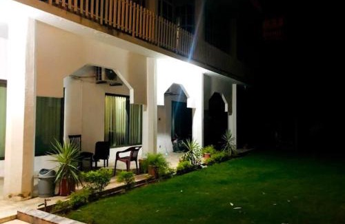 F-8 Sector House | Executive Grand Royal