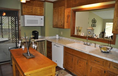 Greenville House | Executive home minutes to downtown Greenville, GHS, Swamp Rabbit Trail Sleeps 10