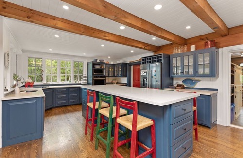 Muskoka Lakes Cottage | Executive Lake Muskoka Island Cottage/Boathouse for Rent