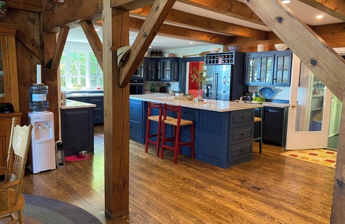 Muskoka Lakes Cottage | Executive Lake Muskoka Island Cottage/Boathouse for Rent