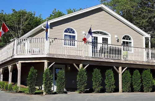 Timberlea House | Executive Living 15 Minutes From Halifax ~ Golf, Open Fire Pit