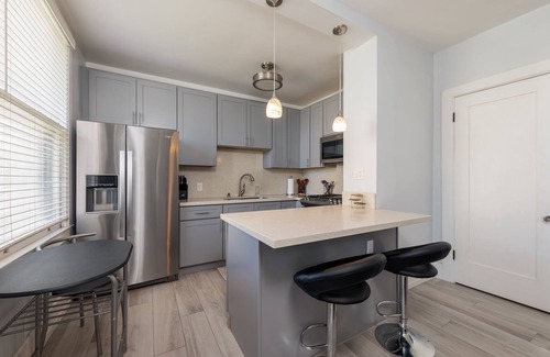 Alamitos Beach Condo | Executive-next to Convention Center + Free Parking