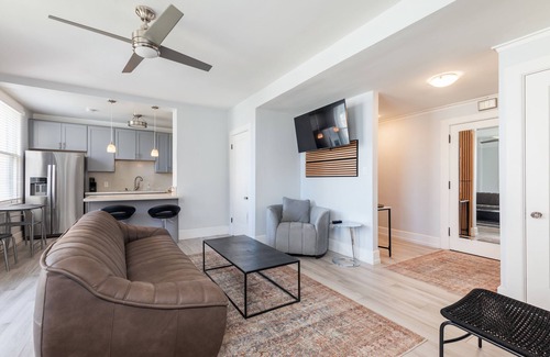 Alamitos Beach Condo | Executive-next to Convention Center + Free Parking