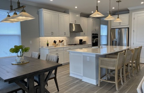 Sarasota House | Executive Pool Home Overlooking Lake In Gated Community A True Oasis!